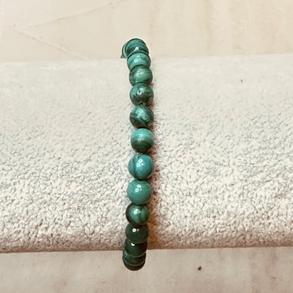 Malachite Round Beaded Stretchy Bracelet - Picture 3 of 14